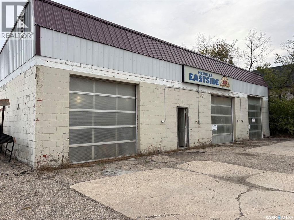 440 & 446 1st Avenue E, Melville