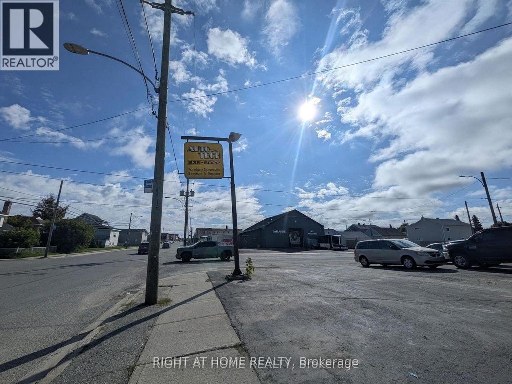 39 Bruce Avenue, Timmins (sp - Main Area)
