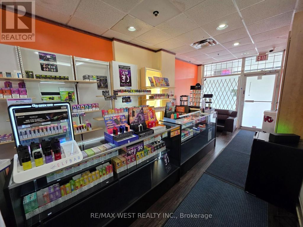 7d - 7398 Yonge Street, Vaughan (crestwood-Springfarm-Yorkhill)