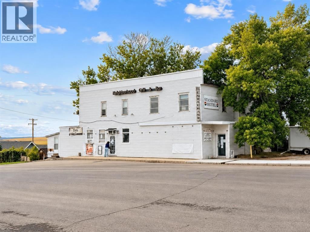 718 Broadway Street, Standard