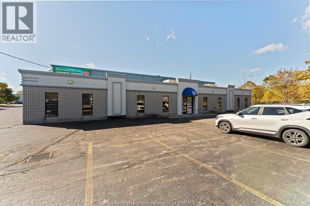 3215 Jefferson Unit# 100, Windsor