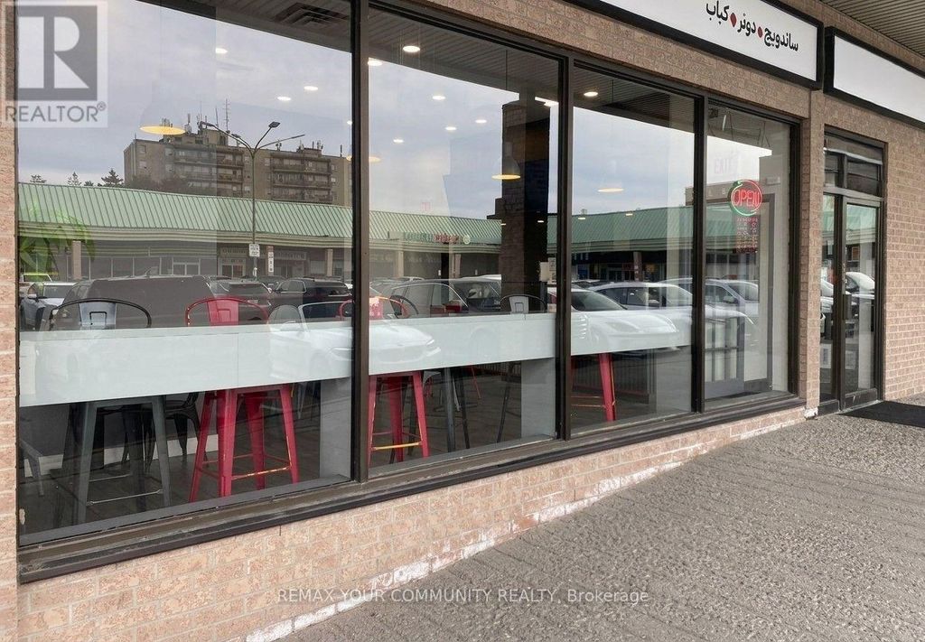 10520 Yonge Street, Richmond Hill (mill Pond)