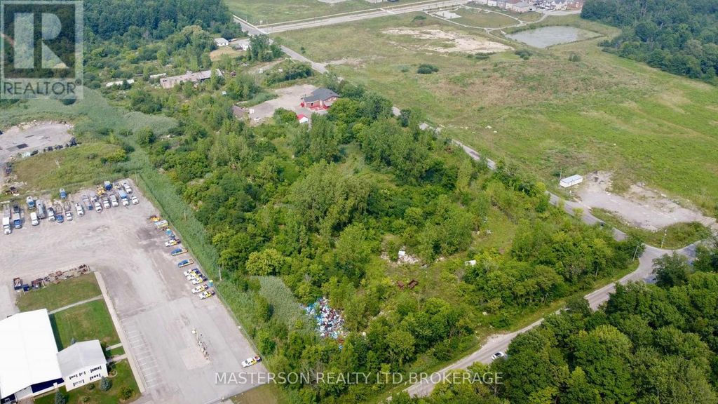 7863 Garner Road, Niagara Falls (brown)