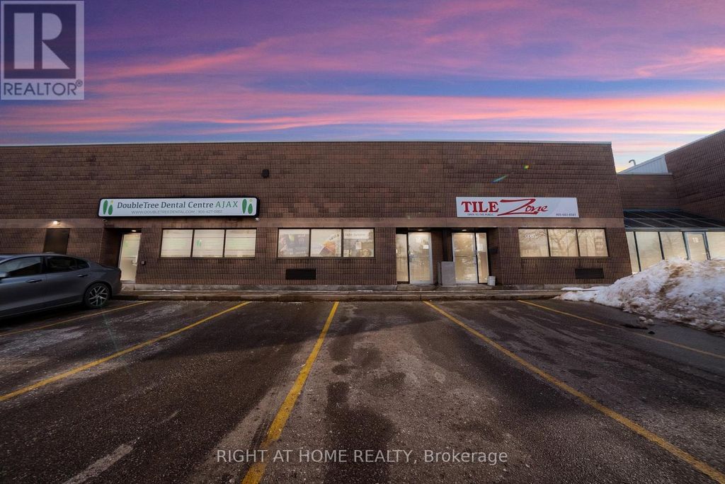 16 - 520 Westney Road S, Ajax (south West)