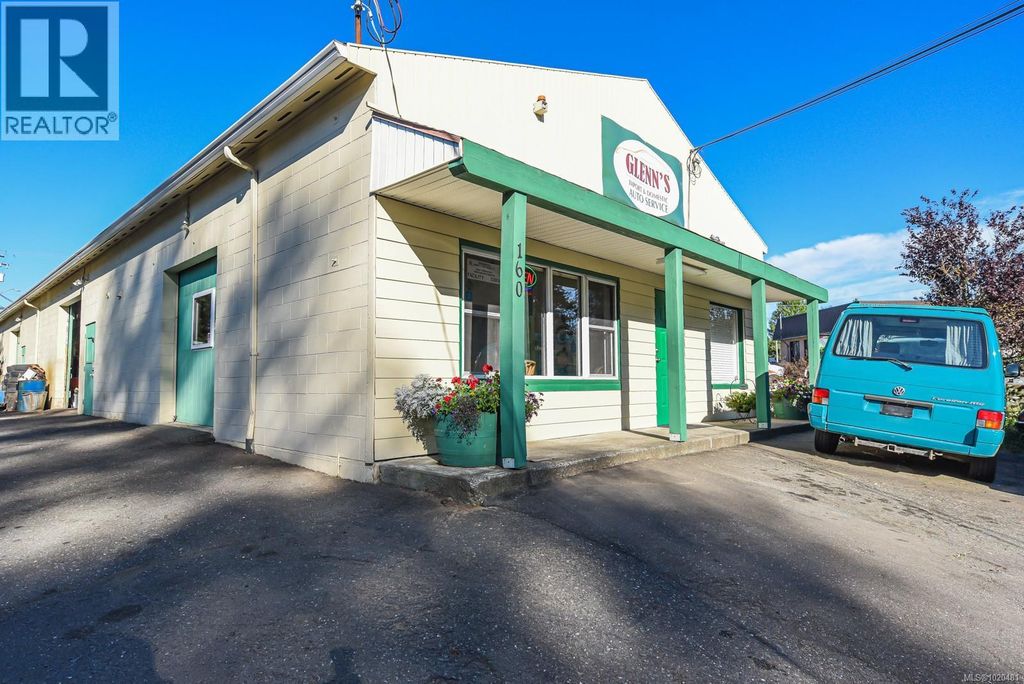 160 Headquarters Rd, Courtenay