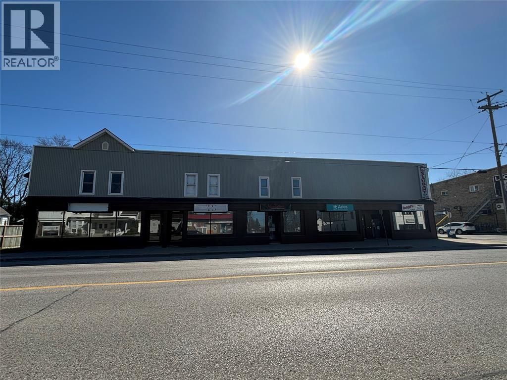 641-647 Broadway Street, Plympton-Wyoming