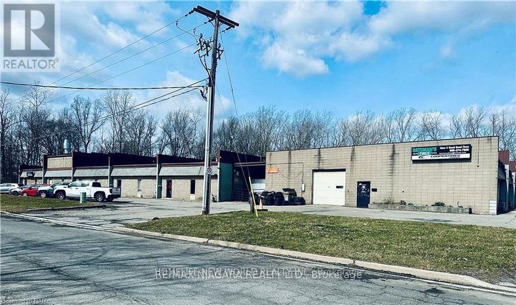 6 - 8407 Stanley Avenue, Niagara Falls (marineland)