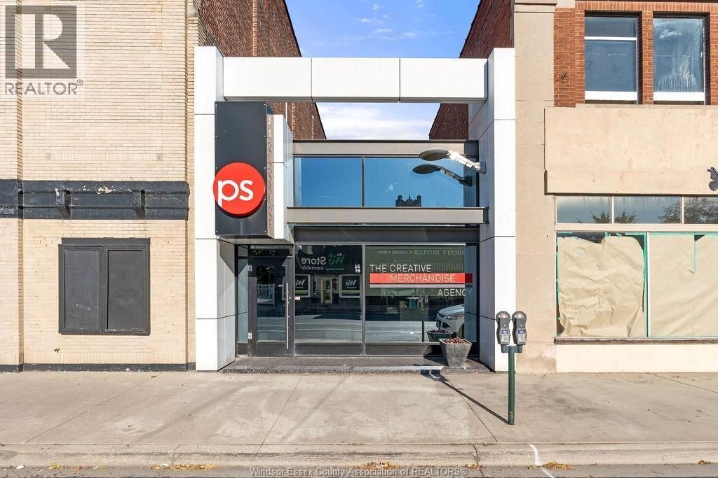 1570 Wyandotte East, Windsor
