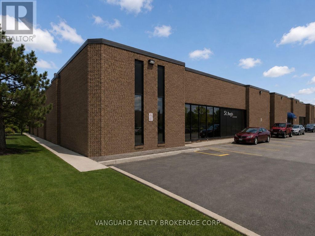81 St Regis Crescent S, Toronto (york University Heights)