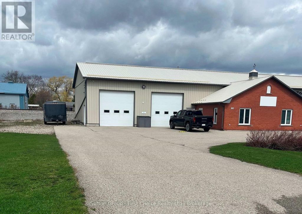 A - 90 Linton Avenue, Stratford