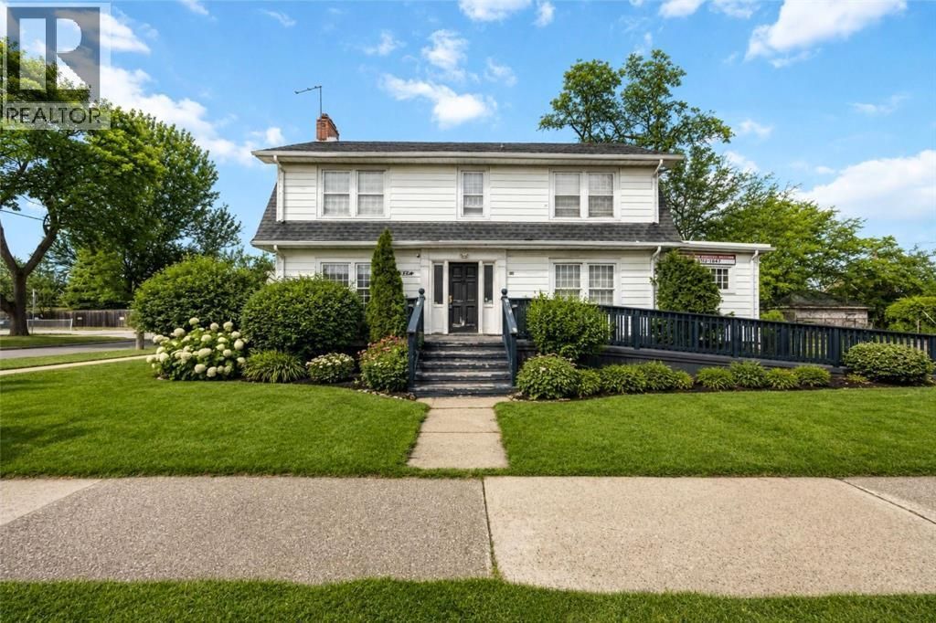 227 Mitton Street North, Sarnia