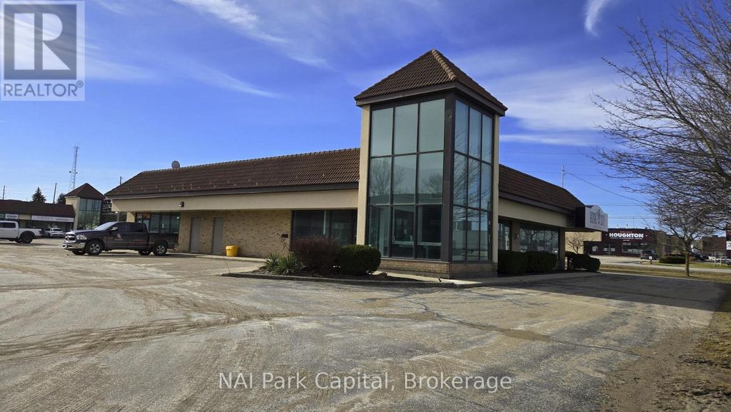1 - 930 Woodlawn Road W, Guelph (willow West/sugarbush/west Acres)