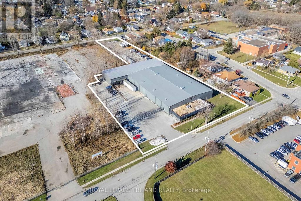 130 Woodworth Avenue, St. Thomas