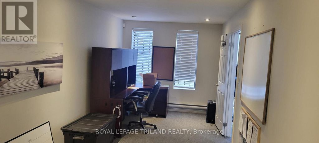 9 - 399 South Edgeware Road, St. Thomas