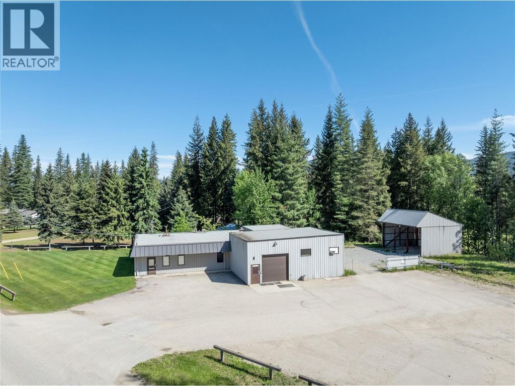 4901 Auto Road Se, Salmon Arm