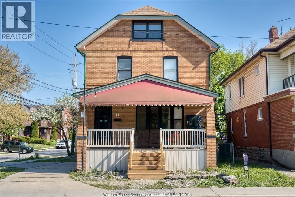 41 Giles Boulevard, Windsor