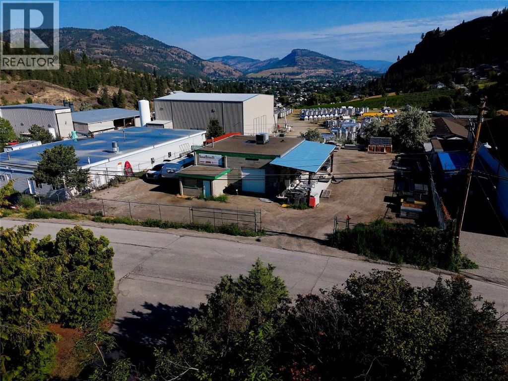 9716 Lenzi Street, Summerland