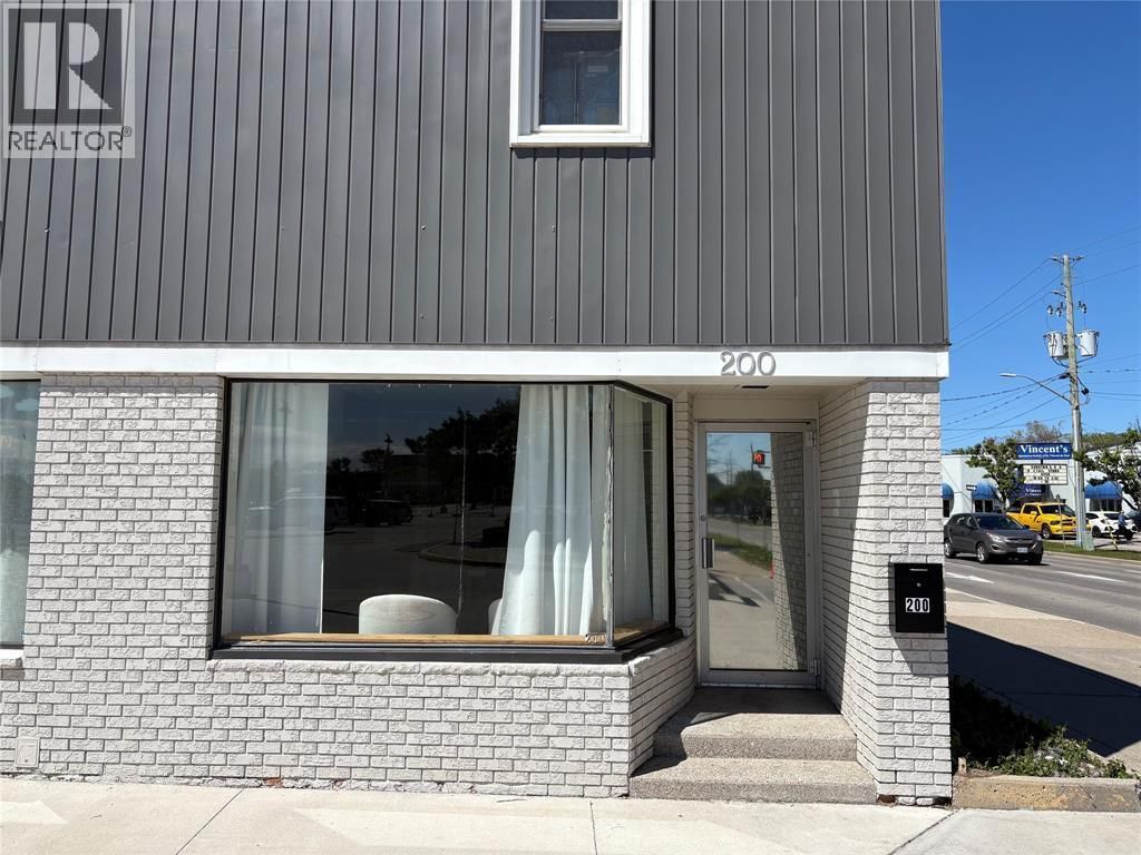 200 Lochiel Street, Sarnia