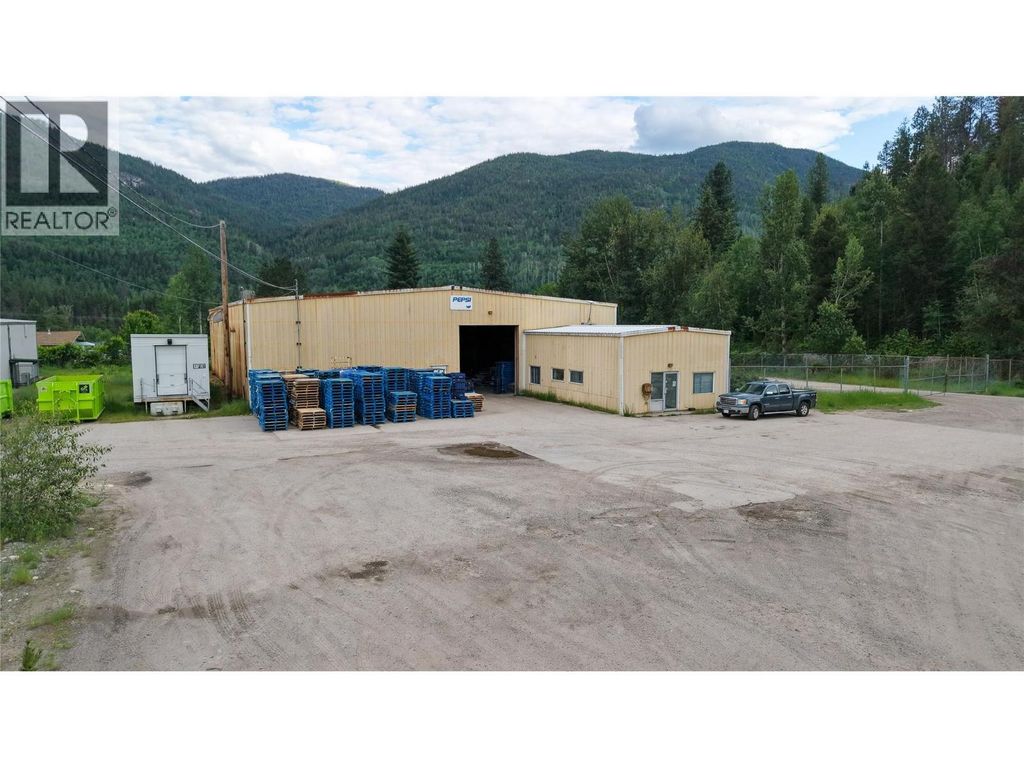 1795 Homegoods Road, Genelle