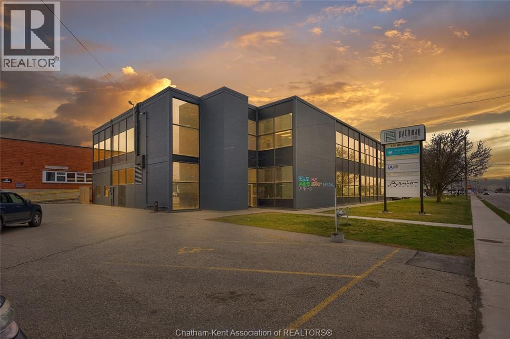330 Richmond Street, Chatham