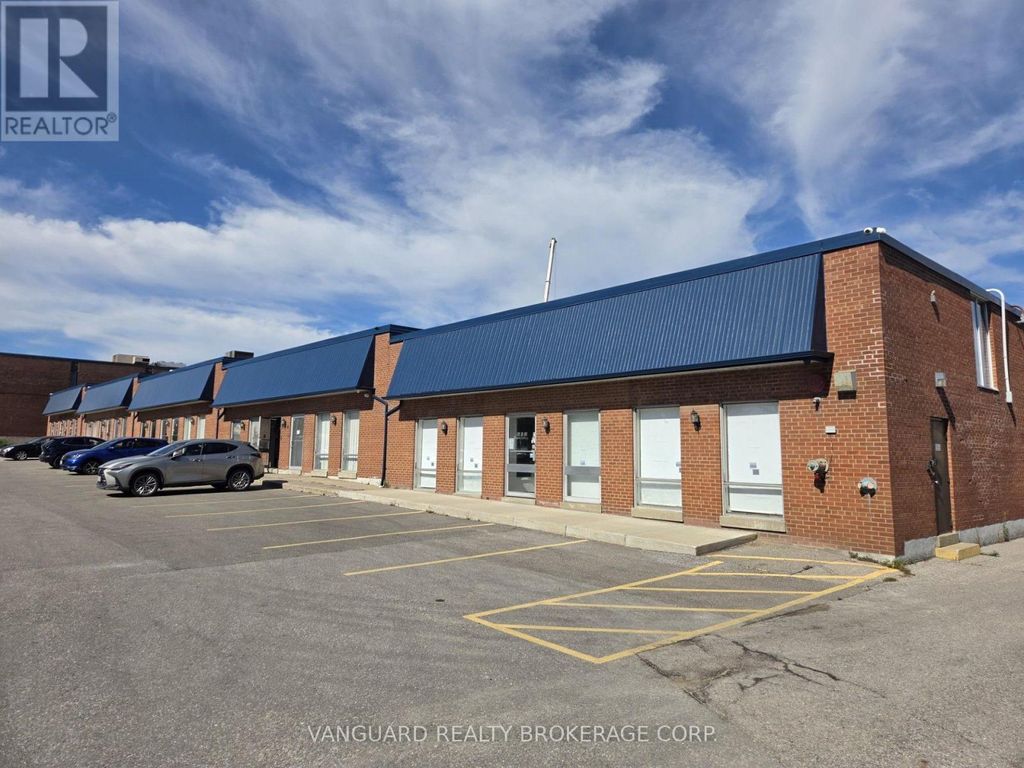 90-92 Martin Ross Avenue, Toronto (york University Heights)