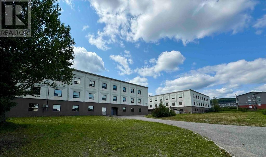 410 Booth Avenue, Labrador City