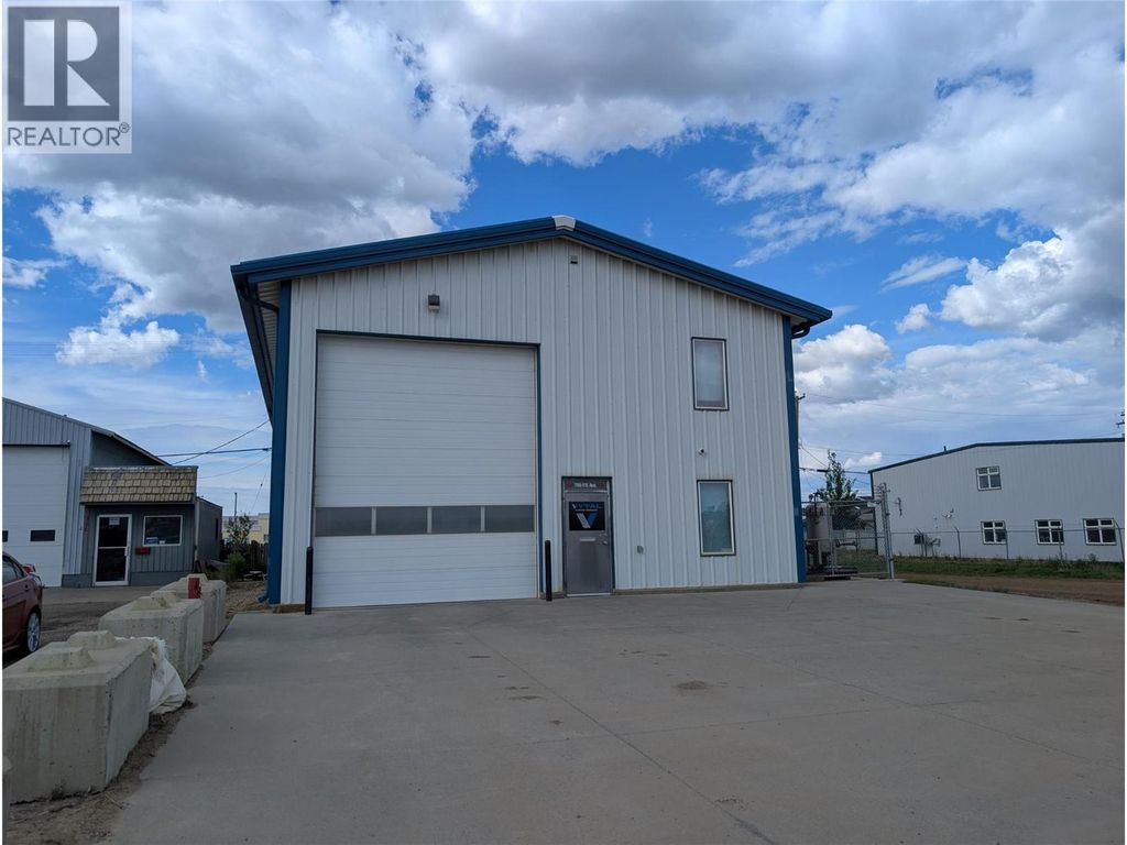 700 115 Avenue, Dawson Creek