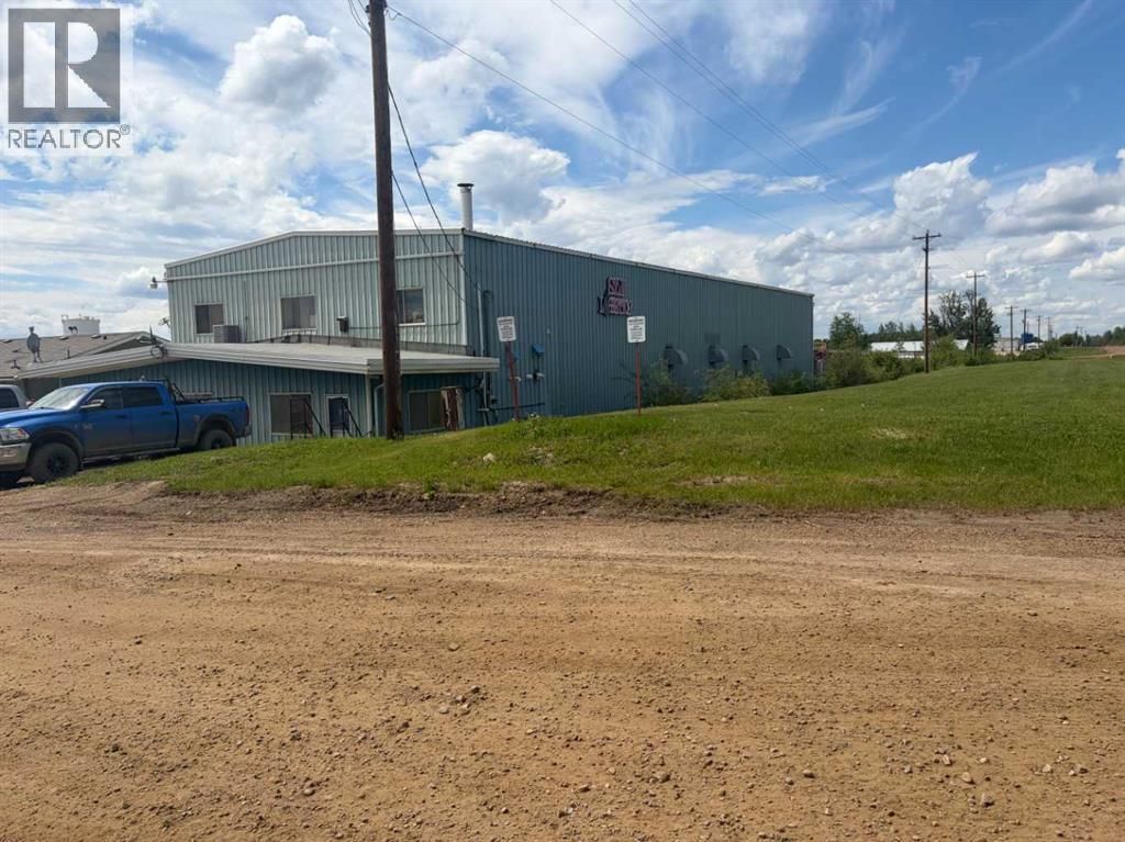 300 1b Avenue, Fox Creek