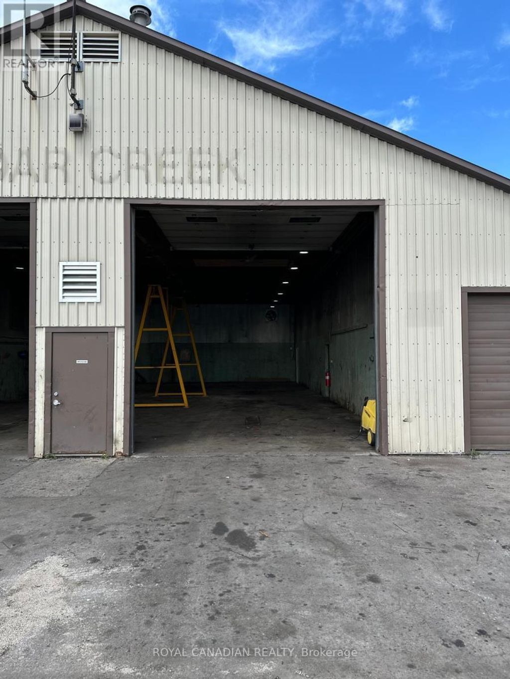 1050 Industrial Road, North Dumfries