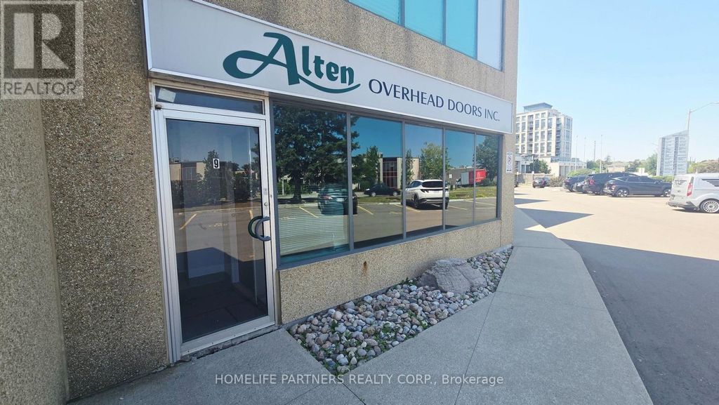 9 - 120 Woodstream Boulevard, Vaughan (vaughan Grove)