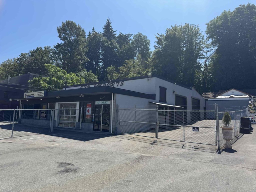 2397 West Railway Street, Abbotsford