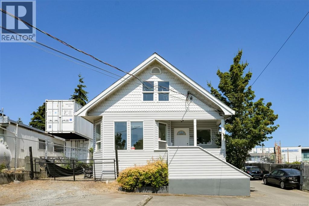 418 Alpha Terr, Victoria