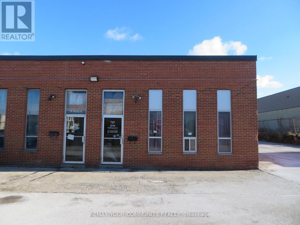 747 Garyray Drive, Toronto (humber Summit)