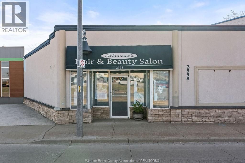 2558 Howard, Windsor