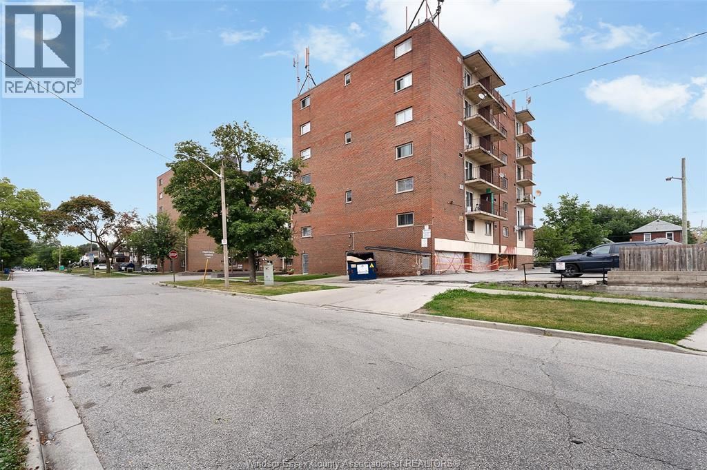 1989 Wyandotte Street West Unit# 101, Windsor