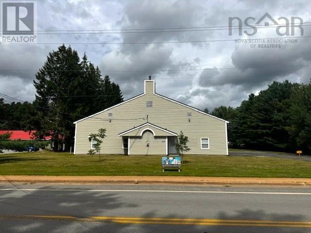 9692 Highway 8, Caledonia