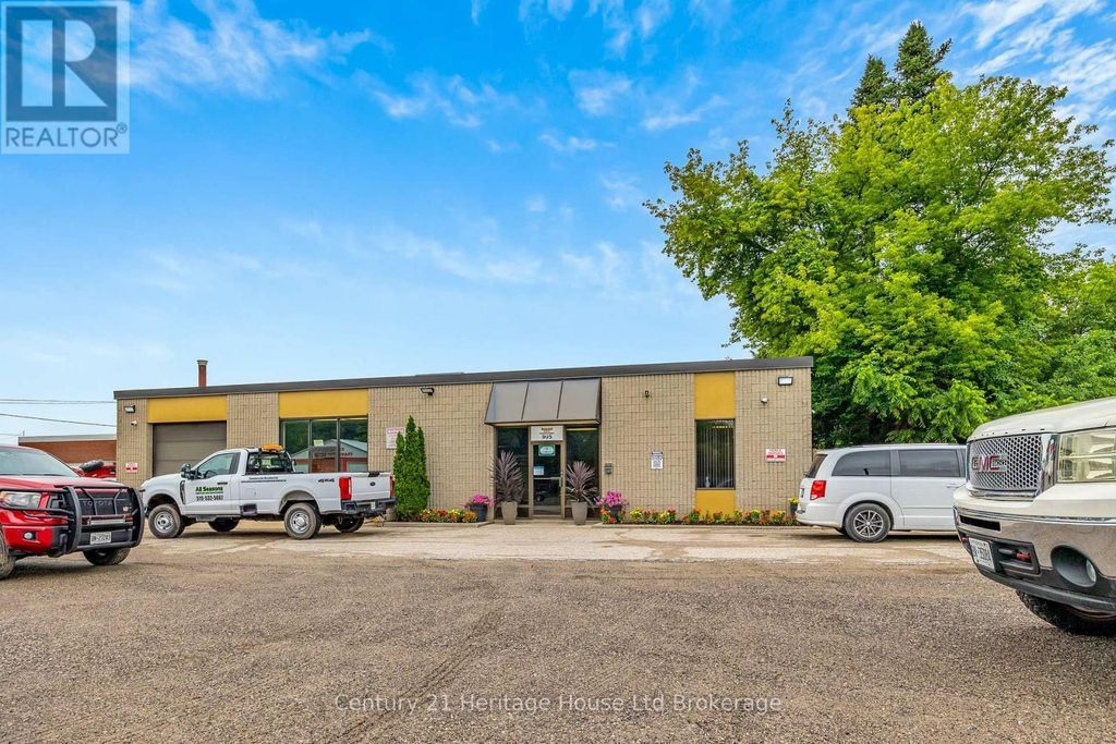 905 Dufferin Street, Woodstock (woodstock - South)