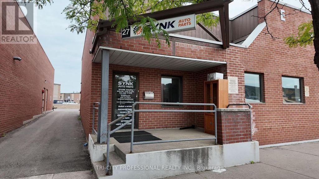 27 - 175 Toryork Drive, Toronto (humber Summit)