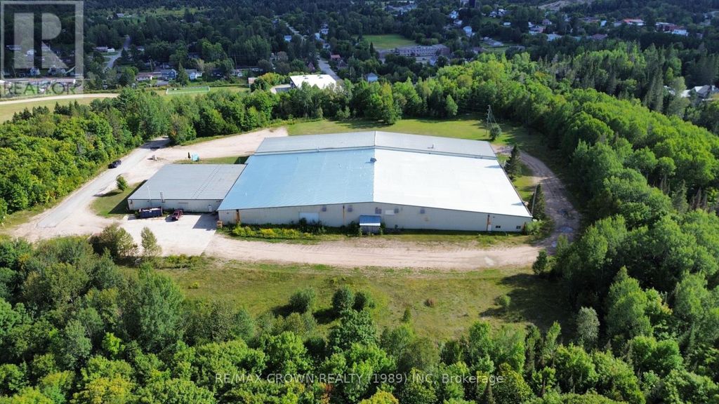 400 Centre Street, Burk's Falls
