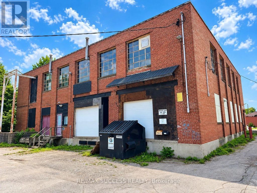 15 Webling Street, Brantford