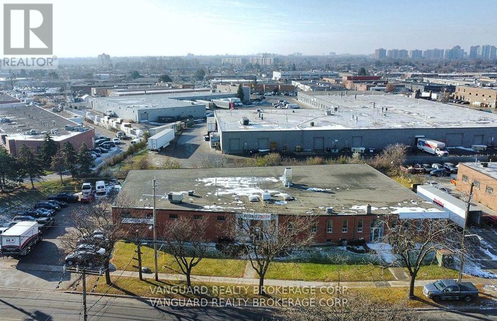 185 Toryork Drive, Toronto (humber Summit)