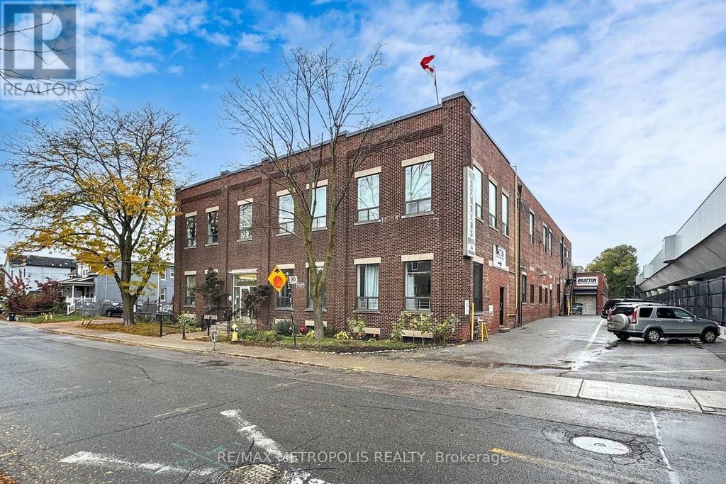 Unit 109b - 258 Wallace Avenue, Toronto (dovercourt-Wallace Emerson-Junction)