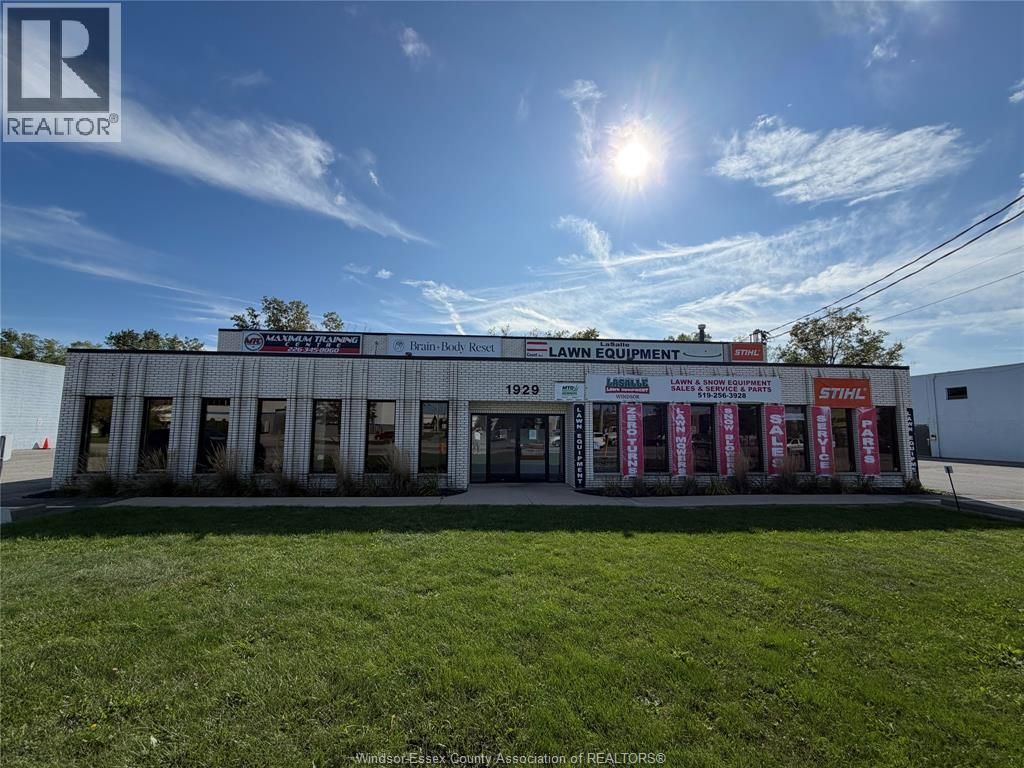 1929 Provincial Road, Windsor