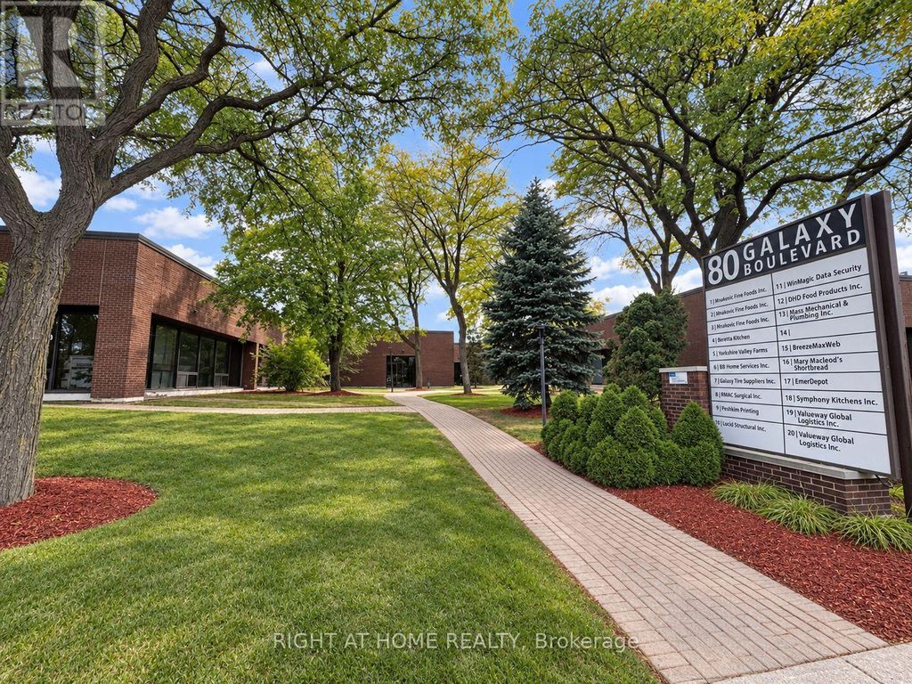 18 - 80 Galaxy Boulevard W, Toronto (west Humber-Clairville)