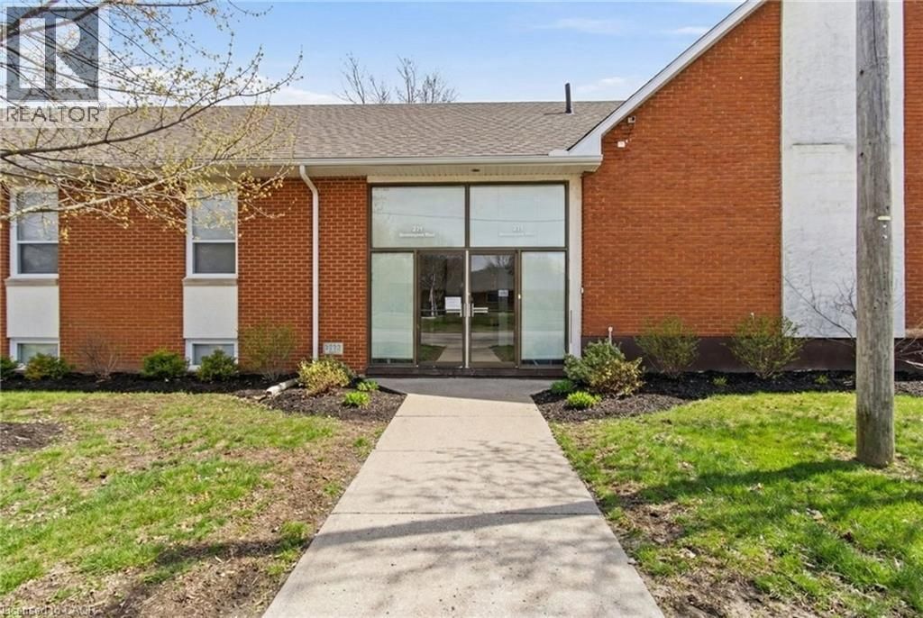 211 Birmingham Street W, Mount Forest