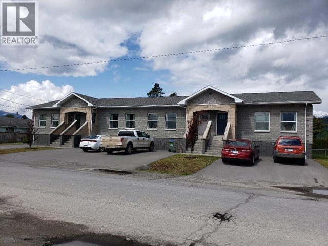 4702 Park Avenue, Terrace