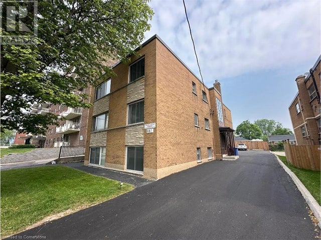 981 Mohawk Road E, Hamilton