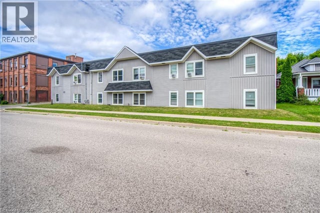 1123 Queenston Road, Cambridge