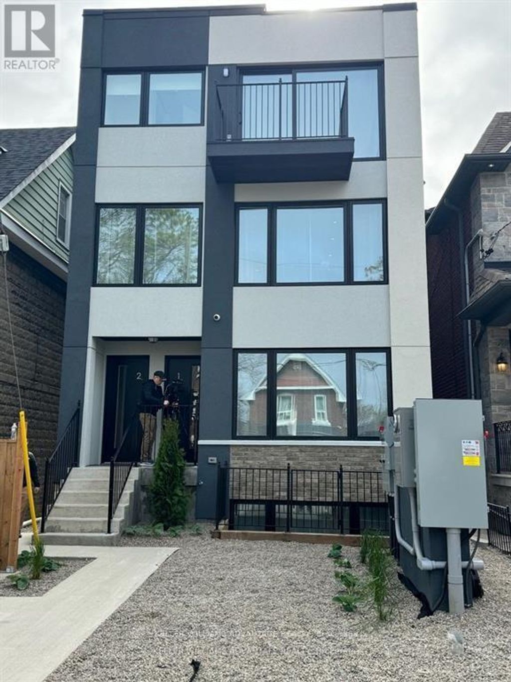 12 Batavia Avenue, Toronto (rockcliffe-Smythe)
