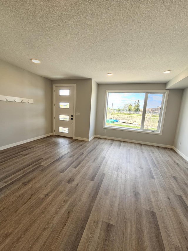 8069-8073 Cedric Mah Rd, Edmonton